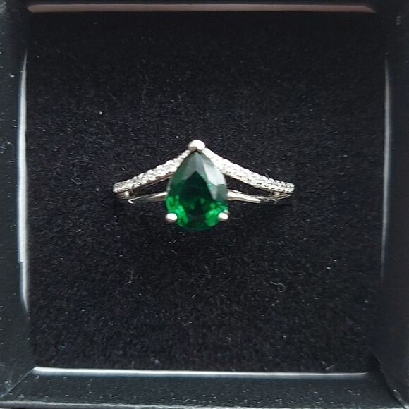Gold Plated 925 Silver Simulated Emerald Ring - Picture 3 of 9